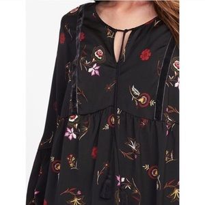 ✨3/$25✨ Old Navy Floral Peasant Top